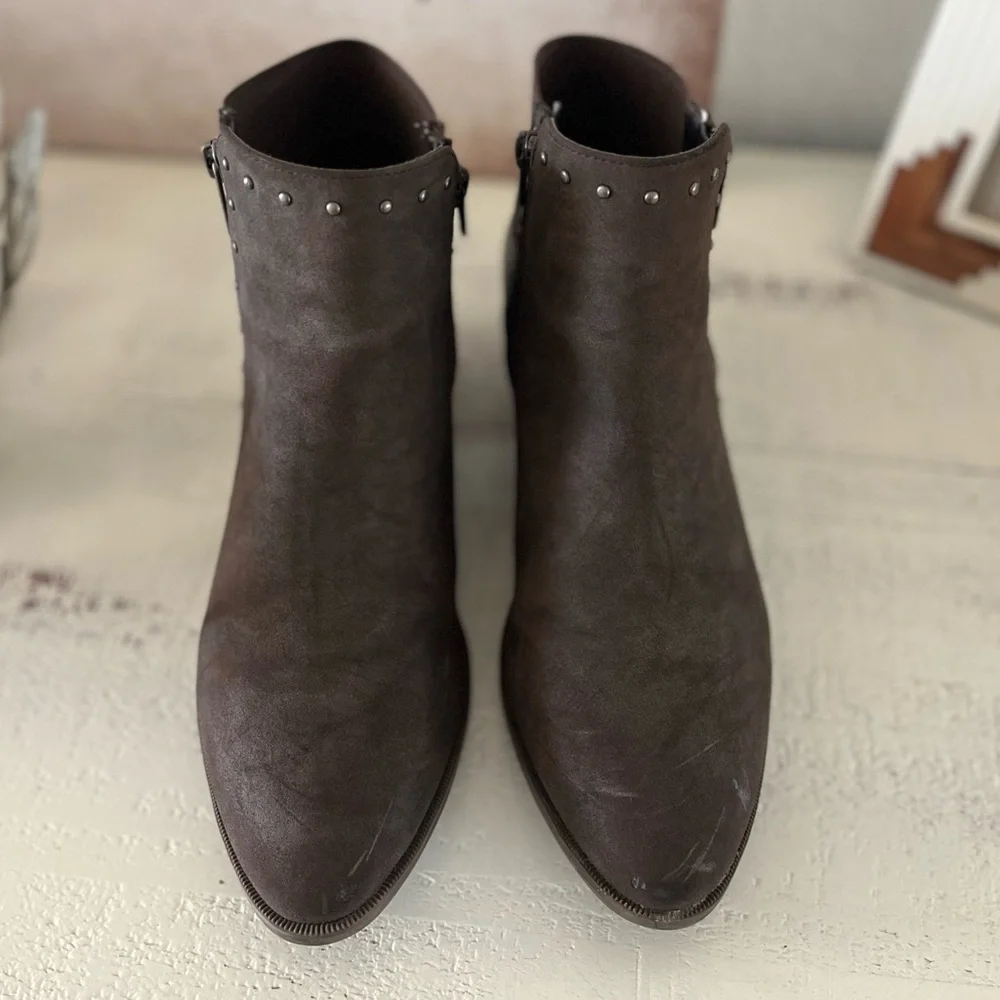 Brown Suede Ankle Booties Side Zip Croc Embossed Studded Low Block Heel 🔥